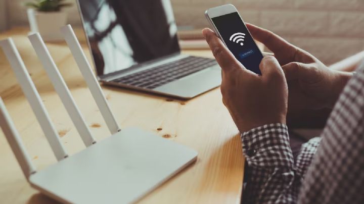¿Te están robando el WiFi? Esta señal lo delata y casi nadie la revisa