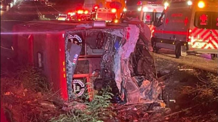 Se quedan sin consulta: autobús Senda sufre volcadura; pasajeros viajaban desde Tampico al IMSS de Monterrey