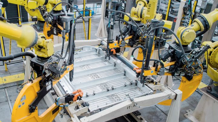 Máquina prensa el pecho de trabajador de una maquiladora y muere aplastado