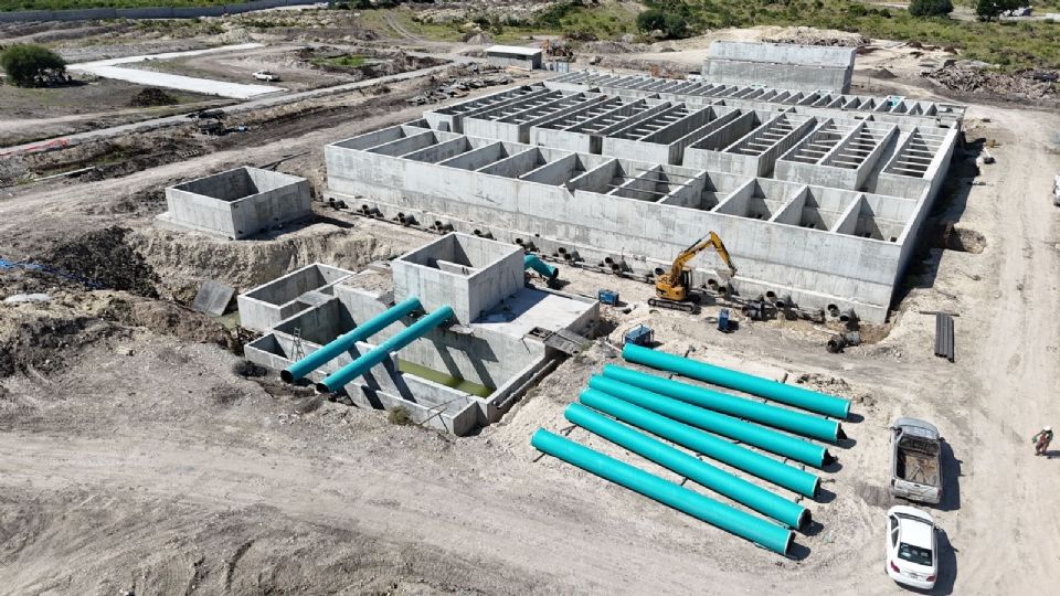 Obra hidráulica histórica avanza en la Presa Vicente Guerrero