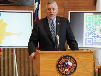 Le renuevan el contrato y le aumentan el sueldo al Regente Municipal Joseph Neeb en Laredo