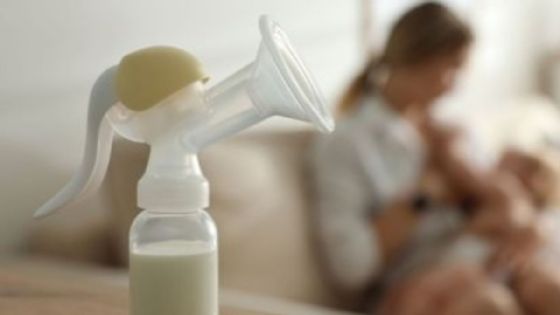 ¿Puedo vacunarme contra el sarampión si estoy amamantando? Esto dicen los expertos en salud