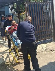 Foto descriptiva de: José Juan cae de tres metros y termina fracturado en Nuevo Laredo; estaba arreglando el techo