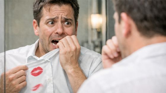 Lápiz labial en la camisa: soluciones caseras antes de entrar en pánico; elimina esos 'accidentes'