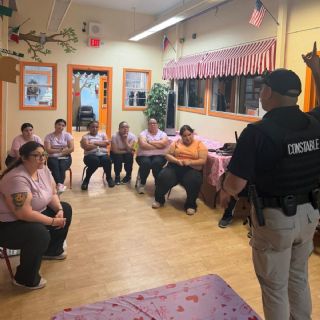 Autoridades de Webb llevan capacitación sobre tirador activo a guarderías y centros infantiles