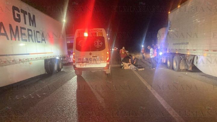 Trailero intenta ayudar a colega en caseta y termina arrollado en autopista rumbo a Monterrey