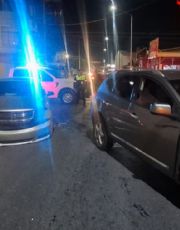 Foto descriptiva de: Mujer se pasa el rojo y se estampa contra Avenger en la calle Venezuela; 'chistecito' le saldrá caro