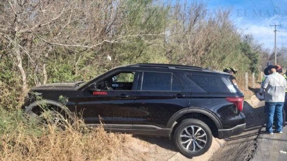 Explorer se mete hasta los matorrales en el Bulevar Colosio; mujer se descontroló por ir a toda velocidad