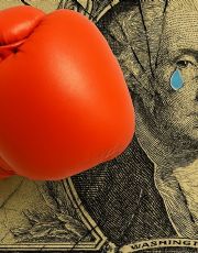 Foto descriptiva de: El dólar se levantó 'travieso' frente al peso; tipo de cambio HOY miércoles 18 de febrero de 2026