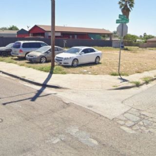 Hombre se arma con navaja en Laredo; vecinos lo sorprendieron tirando basura