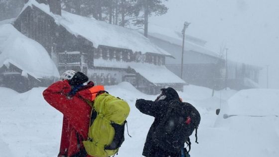Avalancha se 'traga' a 10 esquiadores; autoridades les habían advertido el riesgo