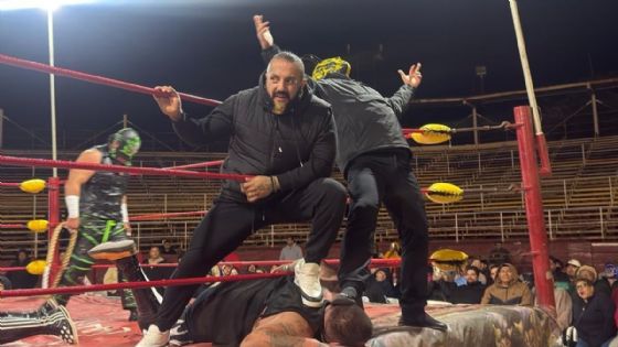 Noche de traición y caos en la Plaza de Toros; L.A. Park, Santo Jr. y Fresero Jr. ganan con polémica