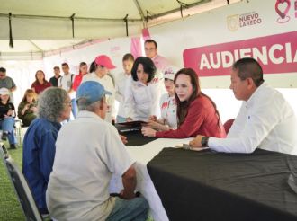 Atienden peticiones en la colonia Lomas del Río con el programa 'Presidencia Cerquita de Ti'