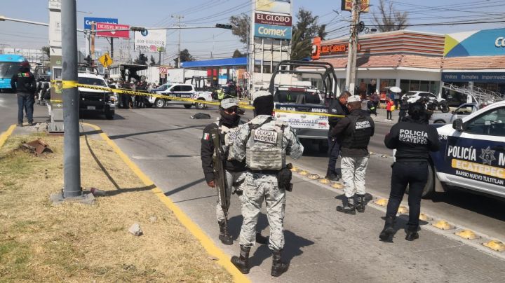 MOMENTO EXACTO en el que Guardia Nacional se pasa alto en carril exclusivo; arrolla y mata a motociclista