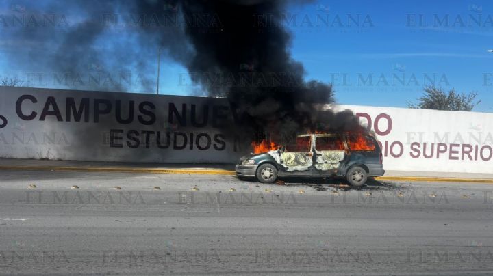 Arde camioneta en la calle Lago de Chapala; Adriana detectó humo saliendo del área del cenicero