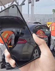 Foto descriptiva de: A esto te expones si te sorprenden grabando con tu celular en la aduana de los puentes fronterizos