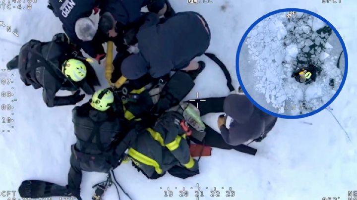 Dramático rescate en aguas congeladas de Nueva York; tres jóvenes son salvados morir en el hielo | VIDEO