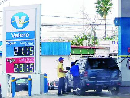 Aumenta la gasolina 30 centavos en Nuevo Laredo; este es el costo