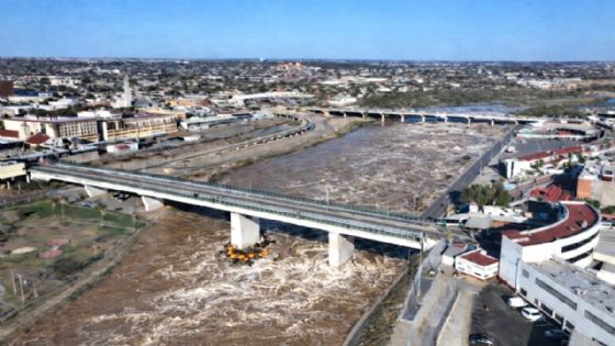 Experto advierte riesgos por muro y boyas en el Río Grande en Laredo; causarían inundaciones