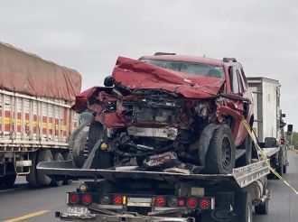 Conductor dormita y se impacta de frente con camión y pierde la vida al instante