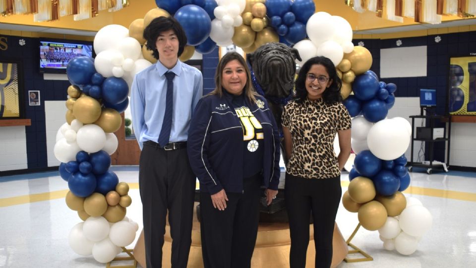 Ashmita Ghosh y Farrell F. Meng han llegado a la fase final.