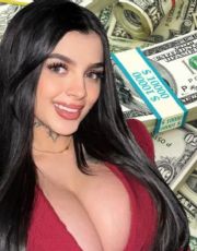 Foto descriptiva de: Esto habría ganado Karely Ruiz y otras celebridades por participar en Ring Royale 2026