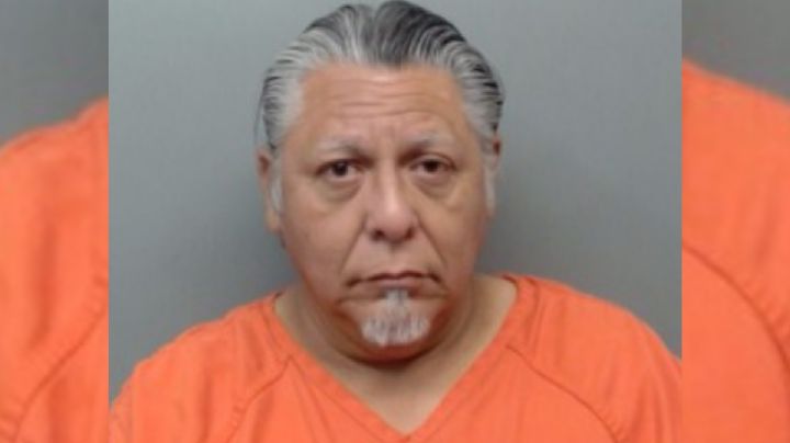 Arrestan a hombre de 59 años en Laredo; grabó con su celular a joven en el baño