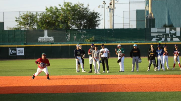 Responden jóvenes peloteros a tryout organizado por los Tecolotes de los Dos Laredos