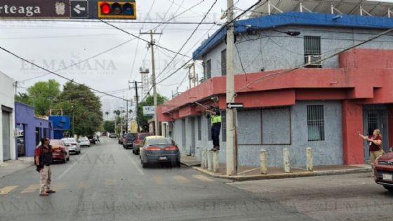 Trailero se lleva de encuentro cables de internet y teléfono en el centro de Nuevo Laredo
