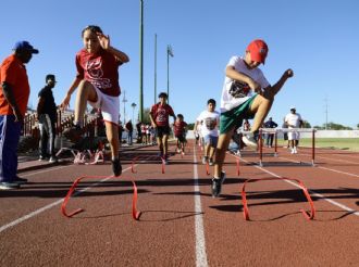 Impulsan atletismo en Nuevo Laredo con Clínica de Saltos y Velocidad 2026