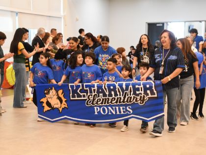 Alumnos de educación especial del LISD se divierten en Día de Campo