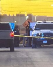 Foto descriptiva de: Hallan a hombre decapitado en camioneta Cherokee; la cabeza estaba sobre el techo