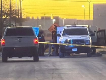 Hallan a hombre decapitado en camioneta Cherokee; la cabeza estaba sobre el techo