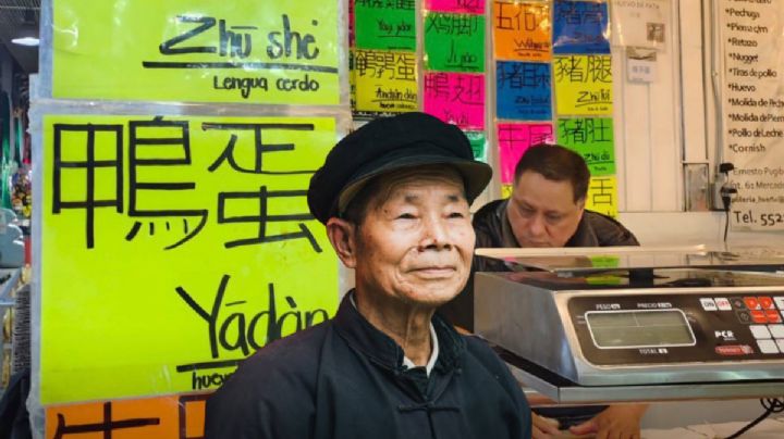 Migrantes chinos ‘orillan’ a carnicerías de CDMX a enseñar sus precios en mandarín
