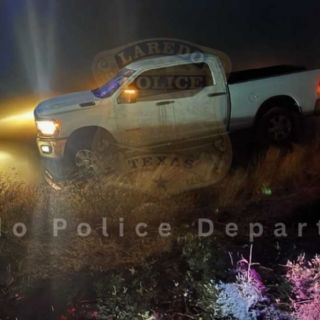 Ladrón de camionetas logra huir de la policía de Laredo; se lanzó al río Bravo para evadir arresto | VIDEO