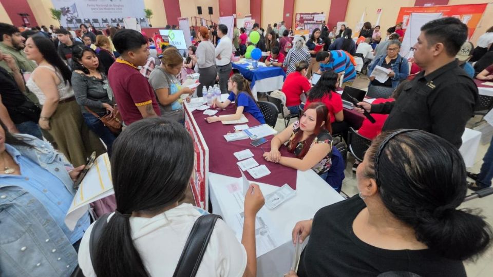 Hay más de 400 vacantes provenientes de aproximadamente 50 empresas.