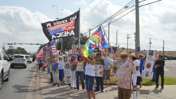 Protesta ‘No Kings Day’ regresa a Laredo; manifestantes critican medidas migratorias