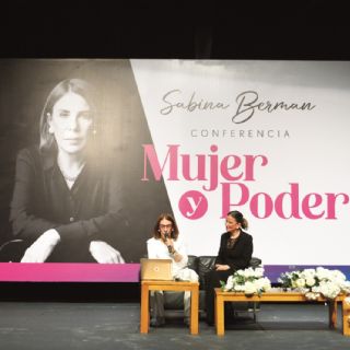 Sabina Berman llama al análisis en Nuevo Laredo