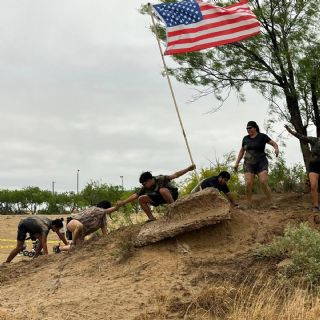 Acuden al evento 'Laredo Mud Fiesta 2.0' para brindar apoyo a veteranos de guerra