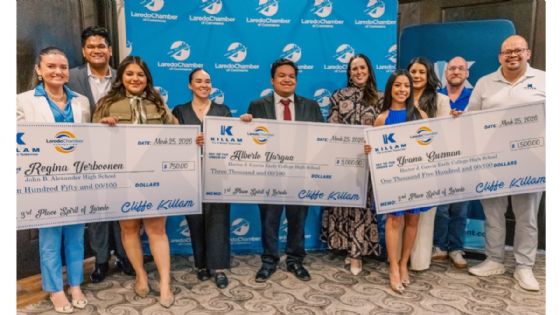 Reconocen a alumnos con becas por alto rendimiento académico en Laredo