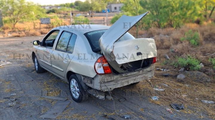 Tráiler se lleva de encuentro a un Altima en la Rotonda del Conejo; auto invadió carril contrario