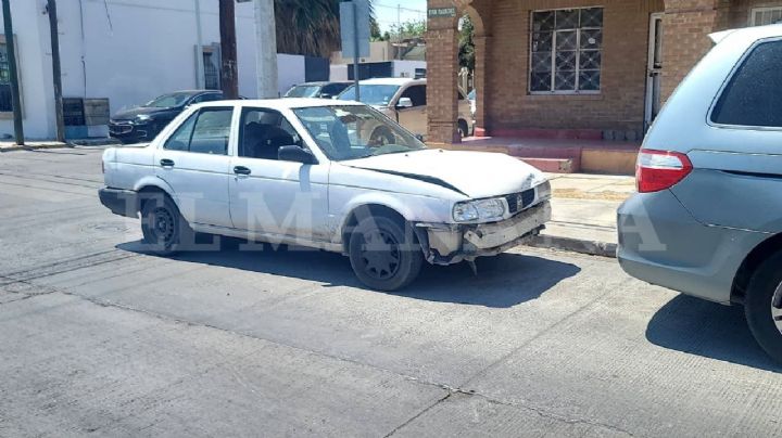 Brandon de 15 años se pasa alto y provoca violento choque en Nuevo Laredo; dejó fuertes daños materiales
