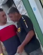 Foto descriptiva de: Hombre iracundo asesina a su amigo tras romperle una botella de vidrio en la cabeza | VIDEO