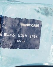 Foto descriptiva de: SAT 2026: El motivo por el que tu cuenta bancaria puede amanecer congelada