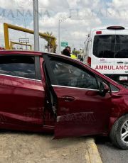 Foto descriptiva de: Sandra y su pequeña nieta se salvan de morir en la Carretera Nacional; tráiler les dio un 'cerrón'