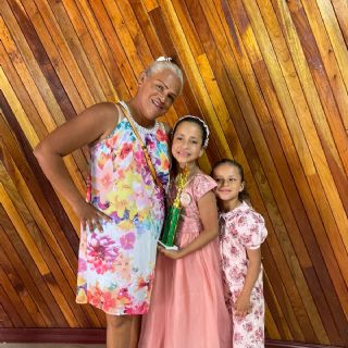 Destaca niña migrante en declamación; Melanie Sofía gana primer lugar en concurso