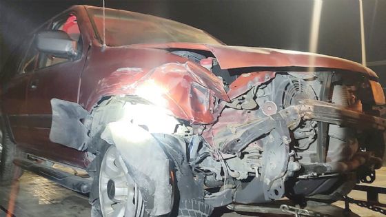Borracho le destroza camioneta Izuzu  a mujer que manejaba por la Carretera Nacional