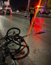 Foto descriptiva de: Abuelito ciclista muere atropellado en Nuevo Laredo; auto 'fantasma' lo embistió en Carretera Aeropuerto