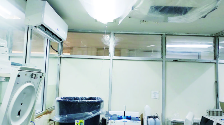 Llueve adentro del Hospital General de Nuevo Laredo; pacientes denuncian filtraciones de agua