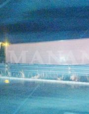 Foto descriptiva de: Aparatoso accidente en autopista a Nuevo Laredo; conductor de tráiler se queda dormido al volante